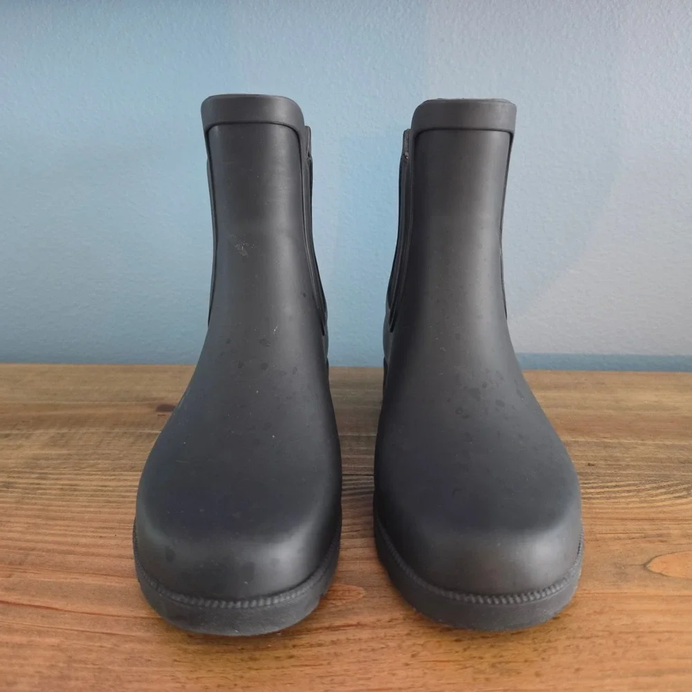 Eddie Bauer Womens Hailey Chelsea Rain Boots Waterproof Rubber Lug Sole Size 7